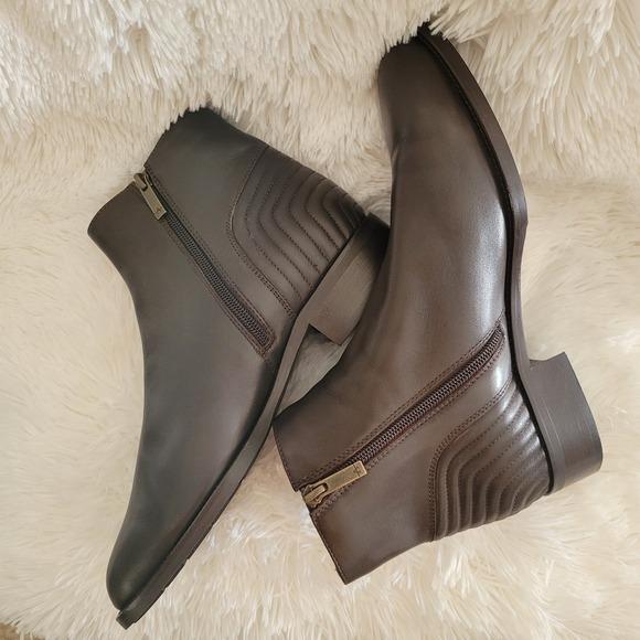 Aquatalia Neela Italian Dark Brown Leather Chelsea Boots Women's 9M - Picture 7 of 10